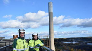 Ansvariga platschefen Marko Vuorela och projektledare Juha Tella på taket till block 1. Ansvarande platschef Marko Vuorela och projektledare Juha Tella.