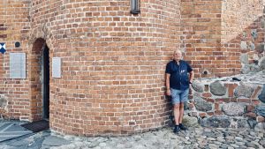 Laimutis Vaitonis var inte rädd när han väl var på plats i kedjan. Laimutis Vaitonis, som deltog i den Baltiska kedjan, står vid startpunkten vid Gediminasslottets torn i Vilnius.