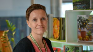 Bibliotekschef Heidi Enberg säger att botten är nådd för hur mycket biblioteken i Raseborg kan spara. Bibliotekschef Heidi Enberg