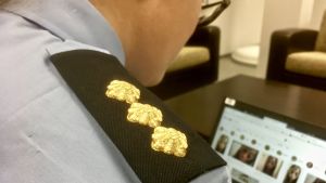 Polislöjtnant Maarja Punak sitter vid datorn en stor del av arbetsdagen. Maarja Punak har utrett nätpropaganda i flera år.