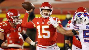 Kansas Citys stora quarterbackstjärna Patrick Mahomes är bara 25 år gammal. Kansas Citys stora quarterbackstjärna Patrick Mahomes är bara 25 år gammal.
