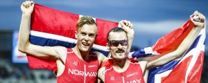 Filip och Henrik Ingebrigtsen försvarar en dubbelseger från EM i Amsterdam 2016. Filip och Henrik Ingebrigtsen firar EM-medaljer 2016.