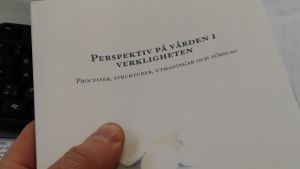 Svenska bildningsförbundets tankesmedja Agenda står partiet nära men är inte en del av det. Här en av Agendas rapporter. Agendas rapport