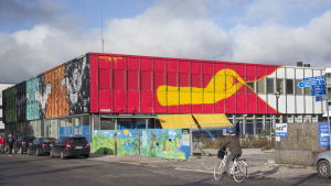 Otto Majan maalama ja Multicoloured Dreamsin järjestämä purkutalohanke
