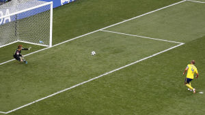 Andreas Granqvist satte två straffar i VM 2018 och Sverige gick vidare tillsammans med Mexiko. Sydkorea och Tyskland fick tacka för sig efter gruppspelet. Andreas Granqvist sätter en straff mot Sydkorea i VM 2018.