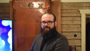 Stefan Svanfeldt förhandlar om ordförandeposterna i Sjundeå för SFP:s del. Stefan Svanfeldt