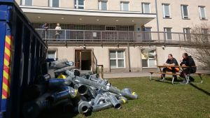 Kvinnoklinikens källare har en fuktskada Reparation av fuktskada vid Kvinnokliniken
