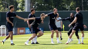 Dele Alli, Eric Dier, Trent Alexander-Arnold, Harry Kane och Danny Rose under ett träningspass före bronsmatchen. Dele Alli, Eric Dier, Trent Alexander-Arnold, Harry Kane och Danny Rose under ett träningspass före bronsmatchen.