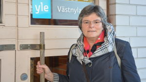 Gabriela Erroll är också bekymrad över patientsäkerheten. Gabi Erroll, ställföreträdande direktör för Västra Nylands sjukvårdsområde.