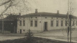 Minna Canths hem i Kuopio. Butiken och hemmet var i samma byggnad. Minna Canths hem och affärsbyggnad "Kanttila" i Kuopio.