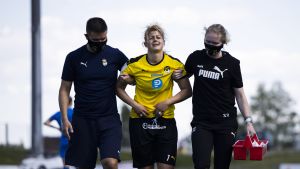 Gentjana Rochi fick ledas av planen skadad men kunde fortsätta spela efter att ha fått behandling. Gentjana Rochi fick ledas av planen skadad men kunde fortsätta spela efter att ha fått behandling.