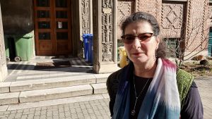 Mariann Schiller är engagerad i Magyartanárok Egyesülete, Föreningen för ungerska lärare. Den vill att den ungerska skolan moderniseras. "Det är bara män i litteraturlistan", säger hon. Läraren Mariann Schiller.