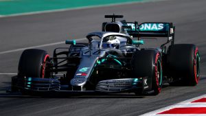 Valtteri Bottas kör sin nya bil. Valtteri Bottas kör sin nya bil.
