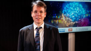 Juha Vartiainen på IQM. Porträtt på Juha Vartiainen som är operativ chef på IQM.