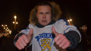 Jimi Hyvärinen vill fortsätta festa på torget. Junior hockey vm, guld, fest, segeryra, 2016