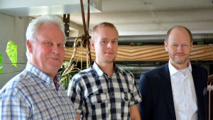 Jouko Luode från utvecklingsbolaget Cursor, projektchef Markku Lindqvist och Pyttis kommundirektör Olli Nuuttila. Jouko Luode (Cursor), Markku Lindqvist och Olli Nuutila (Pyttis kommundirektör)