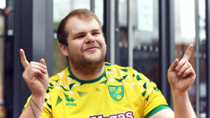 Som två bär? "Jag gillar Pukki för att jag liknar honom", säger Matt Ambrose. Matt Ambrose är en stor Norwich City fan.