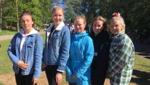 Olivia Åkerholm, Aileen Ahlskog, Elin Saarela, Jennifer Ljungman, Wilma Lund har alla fått sommarjobb tack vare tidigare erfarenheter och kontakter. Olivia Åkerholm, Aileen Ahlskog, Elin Saarela, Jennifer Ljungman och Wilma Lund.