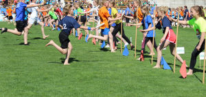 Växling under masstafetten på Stafettkarnevalen 2018. Stafettkarnevalen 2018.