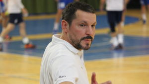 Rostislav Grinishin var inte imponerad av sitt lags insats. HIFK:s chefstränare Rostislav Grinishin.