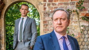 Brittidekkarin uusissa tarinoissa rikoksia selvittelevät tutut Neil Dudgeon ja Nick Hendrix.