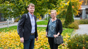 Pasi Korhonen och Pirkko Lahdelma på Statens revisionsverk har tittat närmare på statens funktionssäkerhet och cyberskydd. Pasi Korhonen och Pirkko Lahdelma.