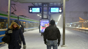 Oberoende av temperaturen ute är det 21 grader i tågkupén. halv 9 på morgon 12 januari 2016, P-tåget mot flygstation