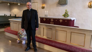 Bo-Göran Åstrand som nyvald biskop i april i fjol i Borgå domkyrka. Bo-Göran Åstrand