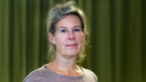 Hanna Nohynek på Institutet för hälsa och välfärd. Institutet för hälsa och välfärds överläkare Hanna Nohynek i närbild.