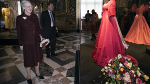 Drottning Margrethe beskådar sina egna klänningar på en utställning på det nationalhistoriska museet i Fredriksborgs slott Danmarks drottning Margarethe