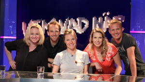 Vem, vad, när? om sport Lagkaptenerna Maria Sid och Kasper Ramström i tv-studion tillsammans med gästerna Mikaela Ingberg och Jesper von Hertzen, och programledare Sonja Kailassaari.