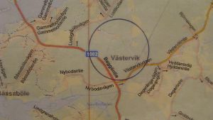 Vargar har tidigare setts till i Västervik. Nu har de observerats både i södra och norra delen av Gammelboda. Gammelboda ligger cirka tre kilometer från Ekenäs centrum. En karta med området som Ekenäs planerar att köpa inringat