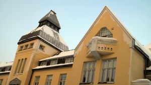 Om hälsovårdslagen godkänns går Malmska sjukhuset i Jakobstad miste om dagkirurgin. Malmska sjukhuset i Jakobstad.