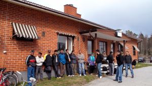 Kurder vid flyktingförläggningen i Oravais. En del av de protesterande kurderna vid flyktingmottagnignen i Oravais.