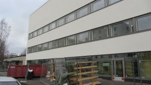Novagos företagarhus i Lojo under byggnadsskedet 2012. Novagos företagarhus under uppbyggnad på Nummisvägen i Lojo i november 2012.