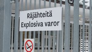 Vid Forcit i Hangö har en lagerhall reparerats. Skylt utanför Forcit i Hangö