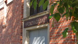 Kronomagasinet är skyddat och Holmlund hoppas hitta en bra lösning för magasinet. Kronomagasinet i Ekenäs