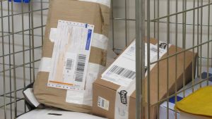 R-kioski säger att de besvikna postföretagarna utgör undantag och att majoriteten är nöjd. paket
