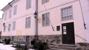 Konkarongen finns i Holmska gården vid gamla rådhustorget i Borgå Holmska gården i Borgå museum