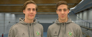 Christian och Henrik Nieminen vet inte ännu hur långt deras handbollsvingar bär, men de vill hålla alla dörrar öppna. Christian (t.v.) och Henrik Nieminen, Samppalinna bollhall våren 2018.