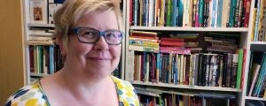 Mia Österlund Litteraturvetaren Mia Österlund för serien "Inget att skratta åt"