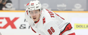 Teuvo Teräväinen har spelat två matcher i år. Teuvo Teräväinen i Carolinas tröja.