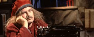 Jarmo Koski Tonttu Tomafoina Jarmo Koski Tonttu Tomafoina katsoo kyllästyneenä kameraan.