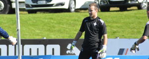Carl-Johan Eriksson. Carljohan Eriksson vaktar målet för Helsingfors IFK.