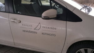 Hemvården i Pargas rycker snabbt ut när hjälpbehovet är akut. Hemvården i Pargas gör hembesök