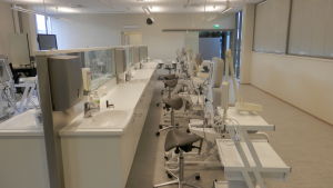 Optima har moderna fina utrymmen. Kosmetologerna hör till dem som fått nya utrymmen i Optima