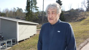 Hardy Granström säger att sportfiskarna väntat i 30 år på att laxarna ska återvända. Sportfiskare Hardy Granström välkomnar laxfiske i Svartån.