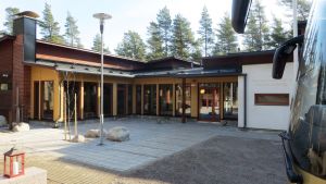 Kostnaderna för läger vid Pellinge kursgård överskrider budgetramarna för nästa år och församlingarna har ett stort behov av fler lokaler för verksamheten. Pellinge kursgård