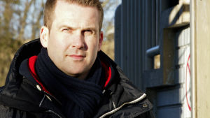 Utmaningen är större inom fotbollen, konstaterar Niklas Österlund som även varit vd för TPS-ishockeylag. Verkställande direktör Niklas Österludn TPS fotboll