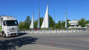 Vid rondellen skulle en affärsbyggnad och en restaurang byggas. bilrondell i pargas
